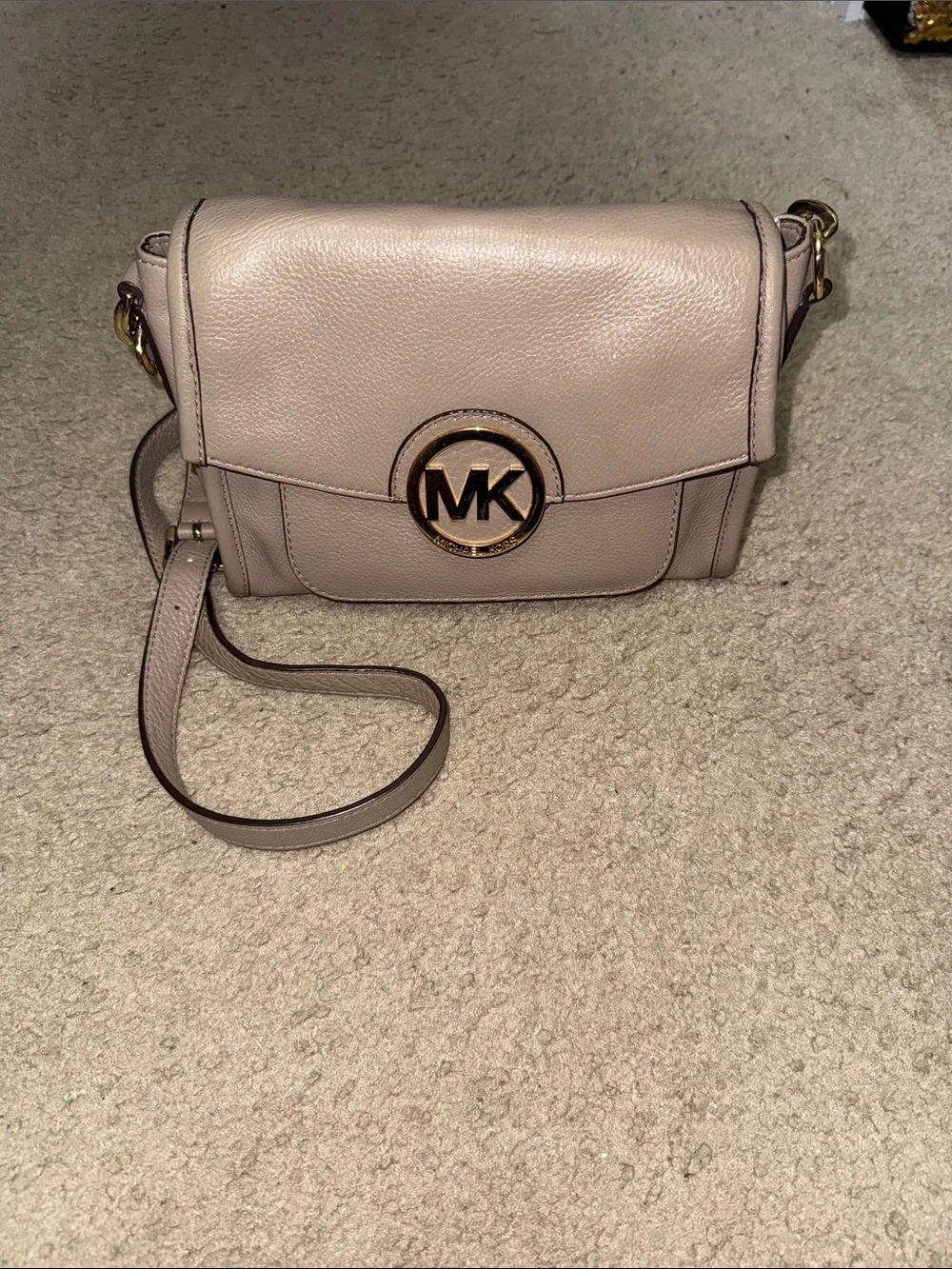 Michael Kors Pebble Leather Crossbody in Taupe with Gold MK Logo